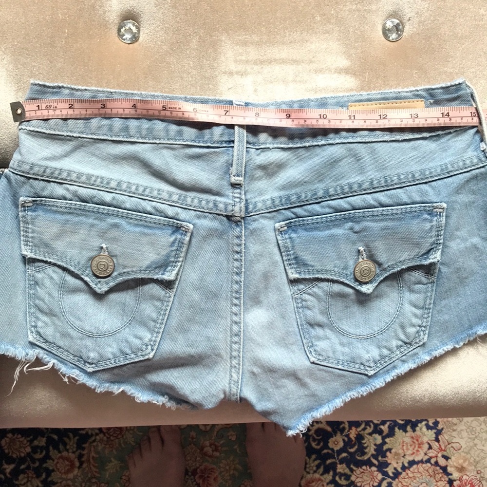 True Religion Cut off jean shorts - Picture 8 of 8
